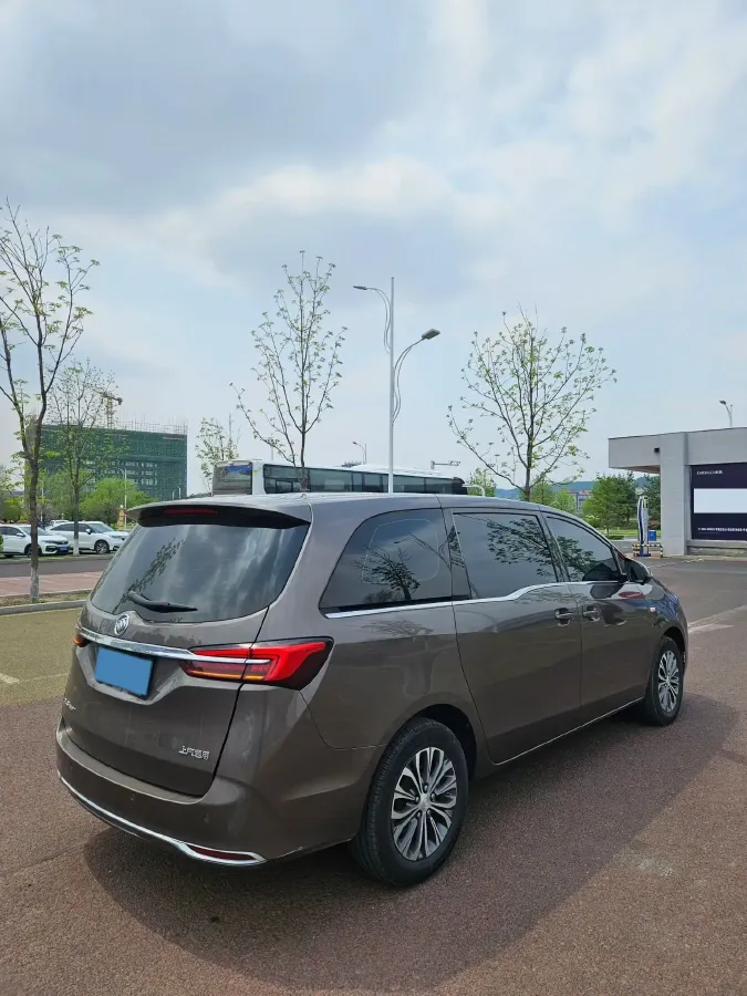 2022 Buick GL8 2.0T 237HP L4 9AT,autocango,china used car exporter,china ev exporter,chinese used car exporter,chinese used ev exporter