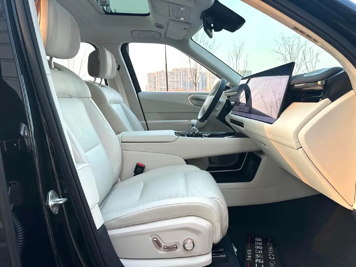 2025 LYNK&CO 900 2.0T 254HP L4 3DHT PHEV 50KWH,autocango,china used car exporter,china ev exporter,chinese used car exporter,chinese used ev exporter