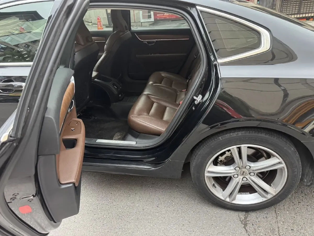 2020 Volvo S90 2.0T 254HP L4 8AT,autocango,china used car exporter,china ev exporter,chinese used car exporter,chinese used ev exporter
