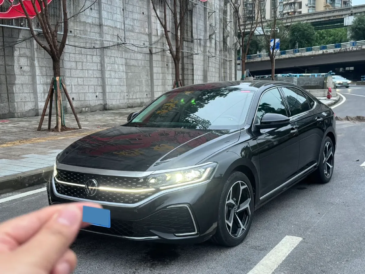 2024 Volkswagen Passat 2.0T 186HP L4 7DCT,autocango,china used car exporter,china ev exporter,chinese used car exporter,chinese used ev exporter