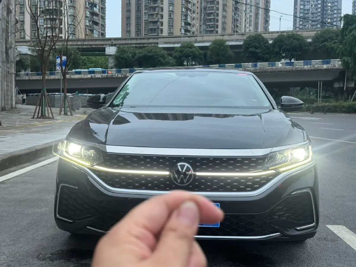 2024 Volkswagen Passat 2.0T 186HP L4 7DCT,autocango,china used car exporter,china ev exporter,chinese used car exporter,chinese used ev exporter