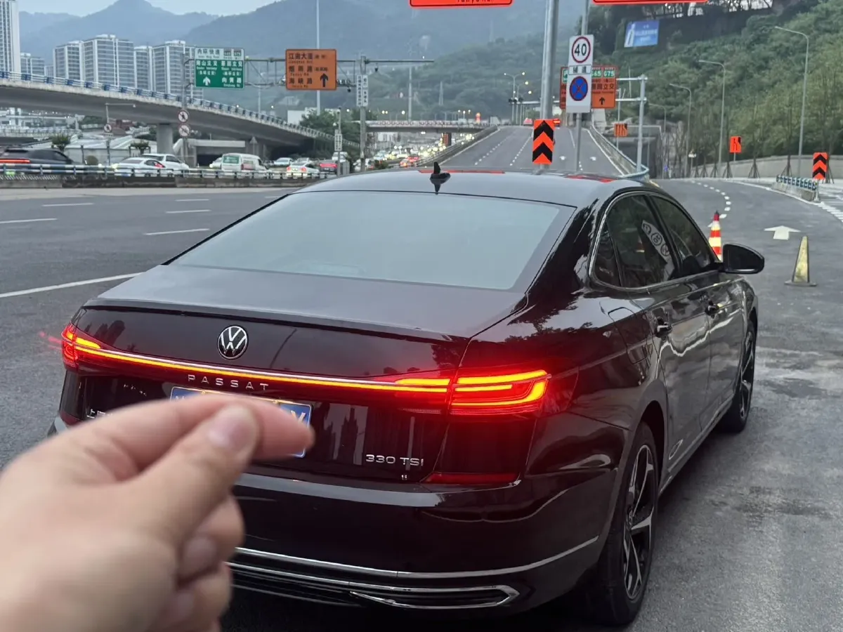 2024 Volkswagen Passat 2.0T 186HP L4 7DCT,autocango,china used car exporter,china ev exporter,chinese used car exporter,chinese used ev exporter