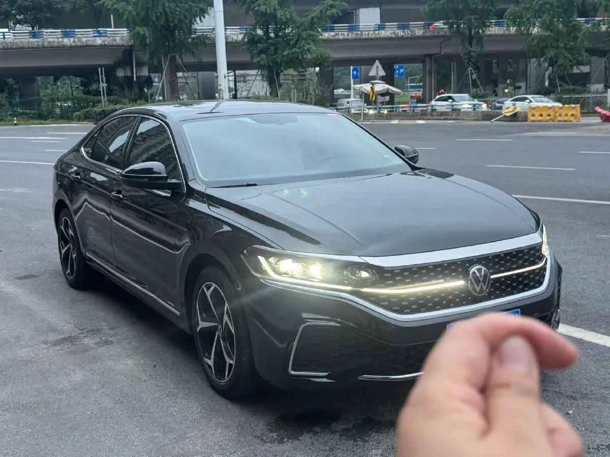 2024 Volkswagen Passat 2.0T 186HP L4 7DCT,autocango,china used car exporter,china ev exporter,chinese used car exporter,chinese used ev exporter