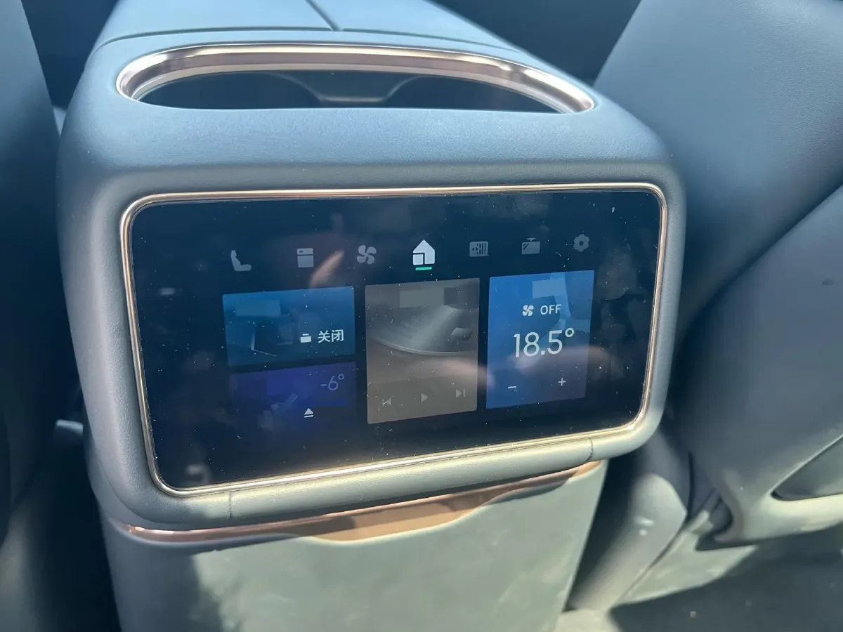 2025 LYNK&CO 900 2.0T 254HP L4 3DHT PHEV,autocango,china used car exporter,china ev exporter,chinese used car exporter,chinese used ev exporter