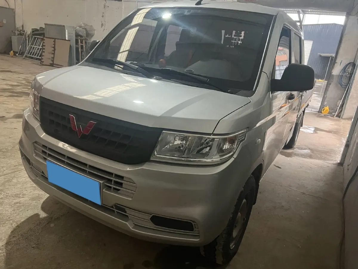 2021 NLM Motor QiTeng M70 1.5L 122HP L4 5MT,autocango,china used car exporter,china ev exporter,chinese used car exporter,chinese used ev exporter