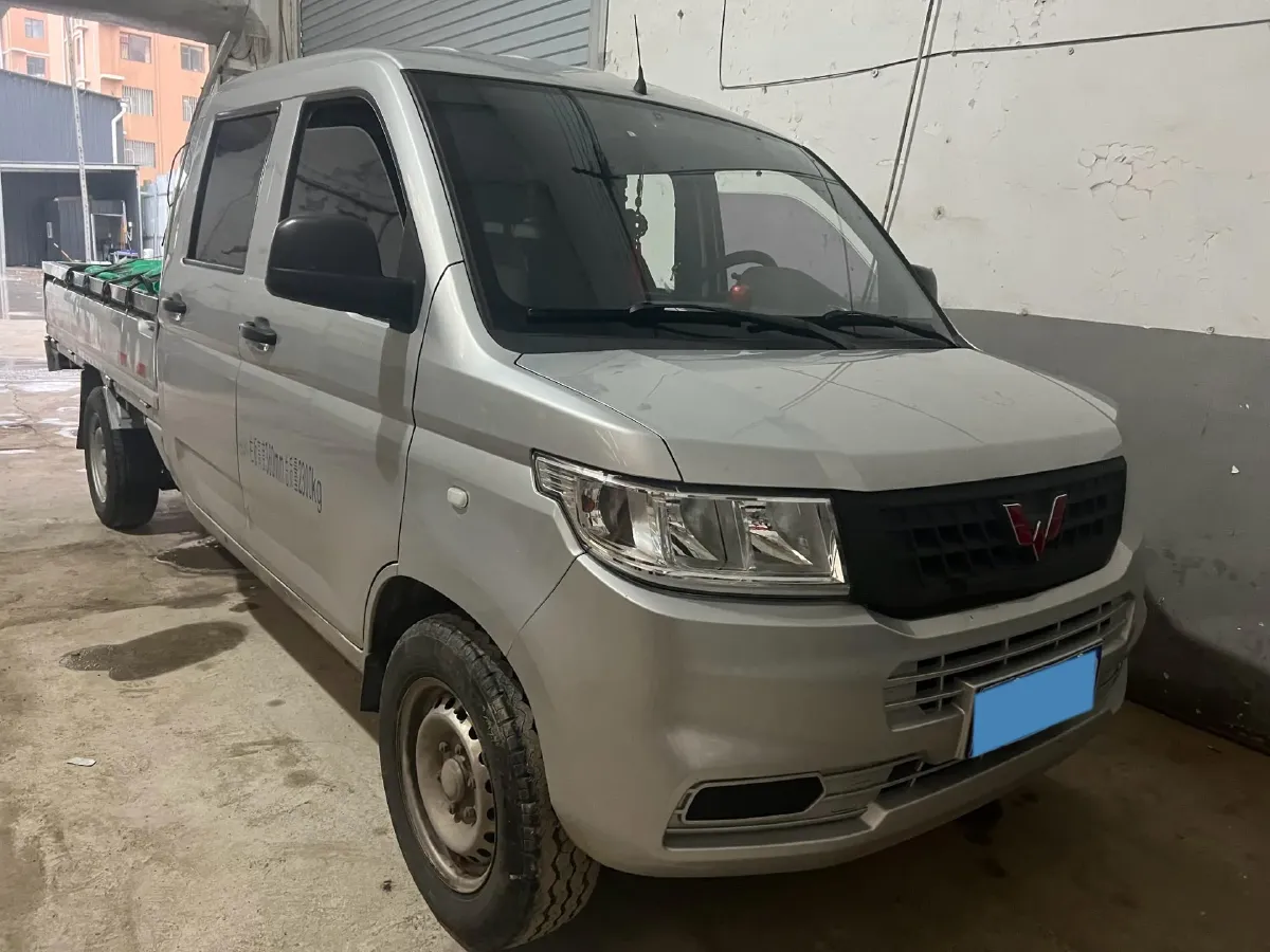 2021 NLM Motor QiTeng M70 1.5L 122HP L4 5MT,autocango,china used car exporter,china ev exporter,chinese used car exporter,chinese used ev exporter