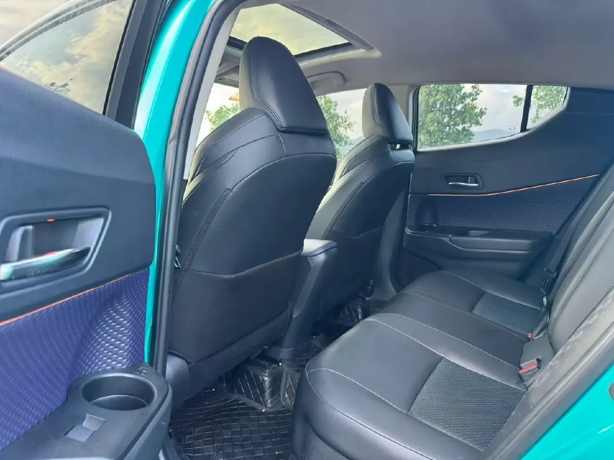 2020 Toyota C-HR 2.0L 171HP L4 CVT,autocango,china used car exporter,china ev exporter,chinese used car exporter,chinese used ev exporter
