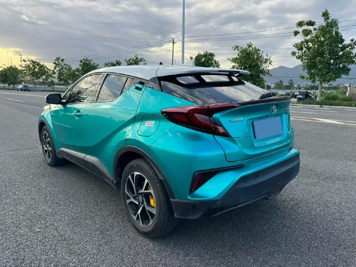 2020 Toyota C-HR 2.0L 171HP L4 CVT,autocango,china used car exporter,china ev exporter,chinese used car exporter,chinese used ev exporter