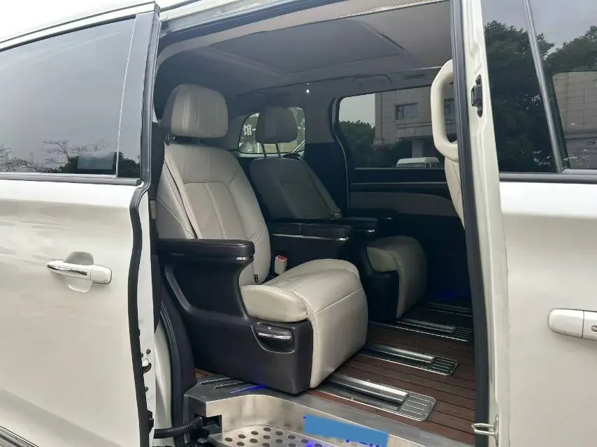 2021 GAC Trumpchi M8 2.0T 252HP L4 8AT,autocango,china used car exporter,china ev exporter,chinese used car exporter,chinese used ev exporter