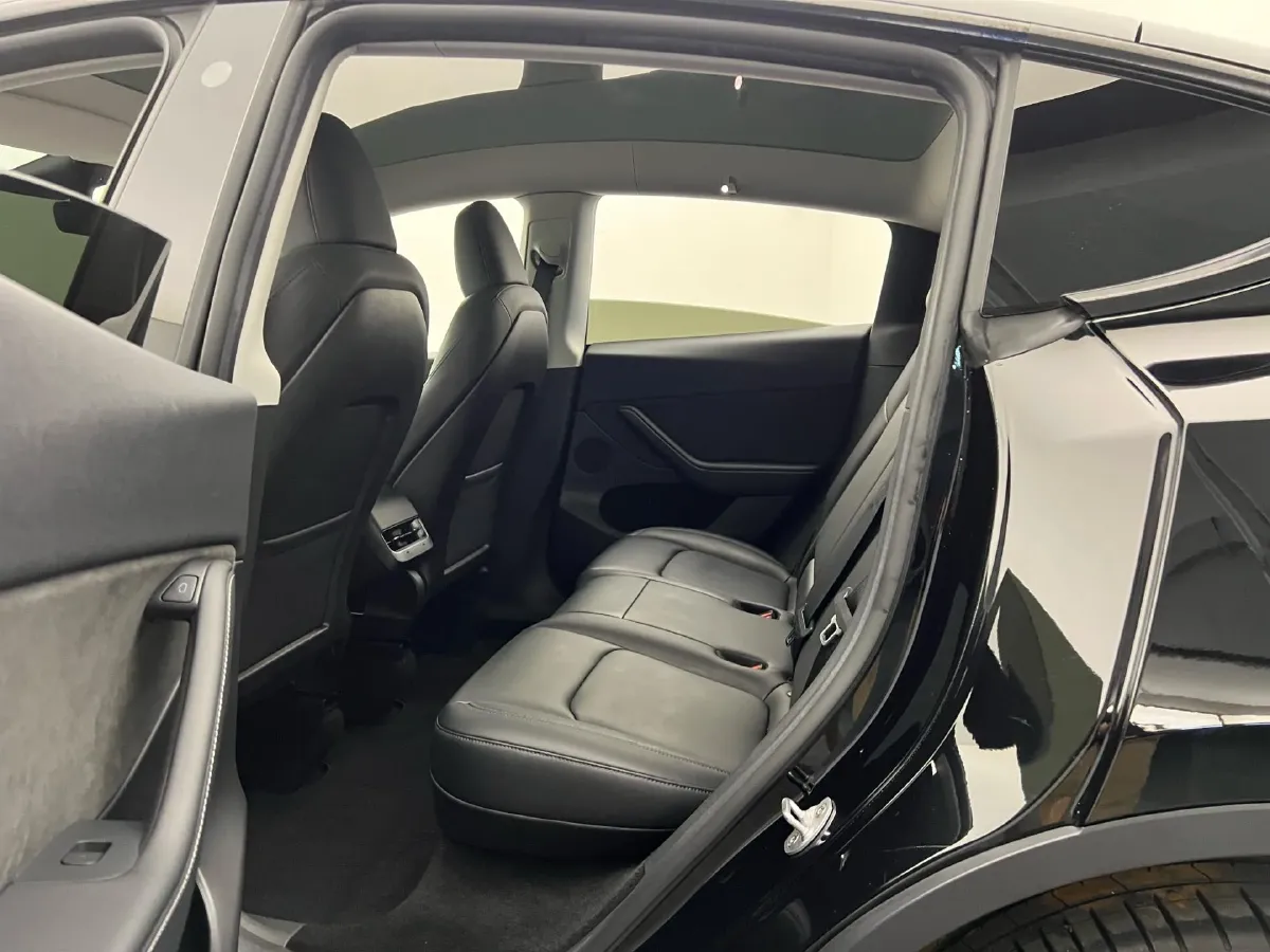 2022 Tesla Model Y BEV 60KWH,autocango,china used car exporter,china ev exporter,chinese used car exporter,chinese used ev exporter