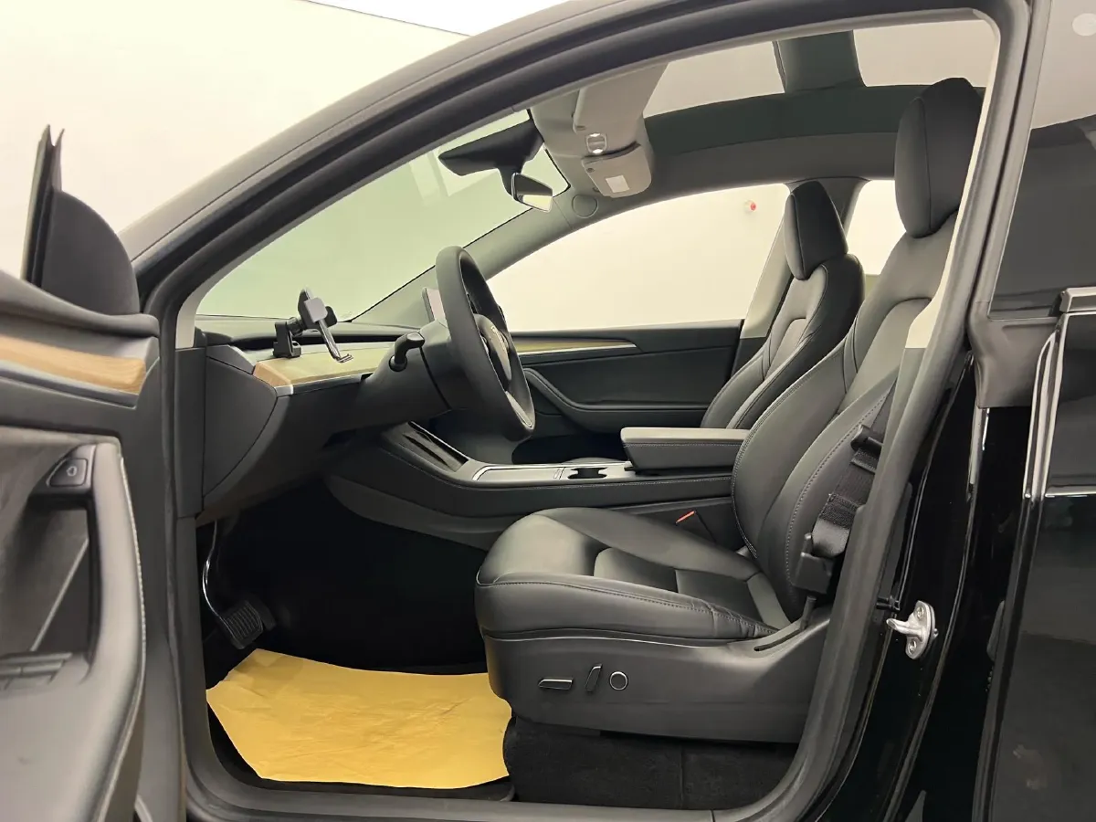 2022 Tesla Model Y BEV 60KWH,autocango,china used car exporter,china ev exporter,chinese used car exporter,chinese used ev exporter