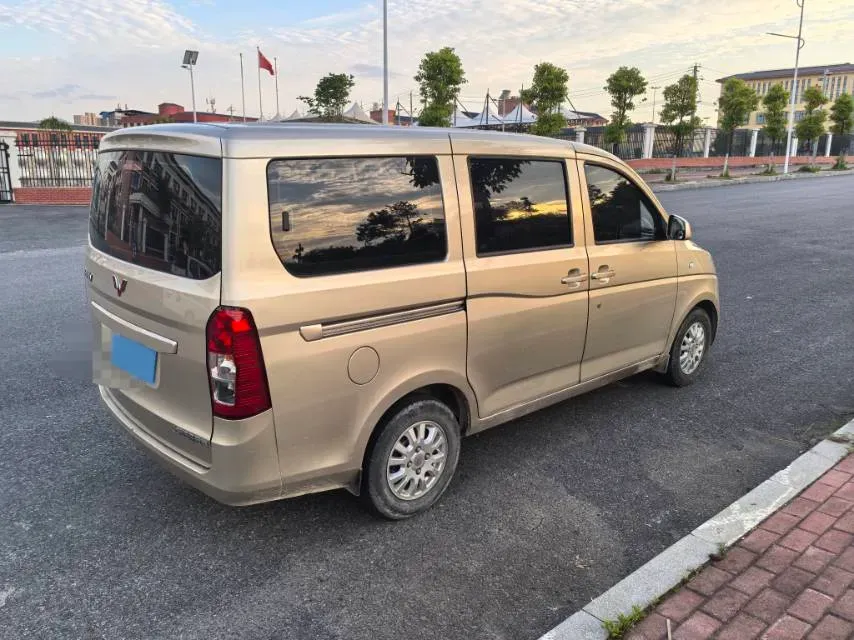 2019 WuLing RongGuang V 1.5L 99HP L4 6MT,autocango,china used car exporter,china ev exporter,chinese used car exporter,chinese used ev exporter