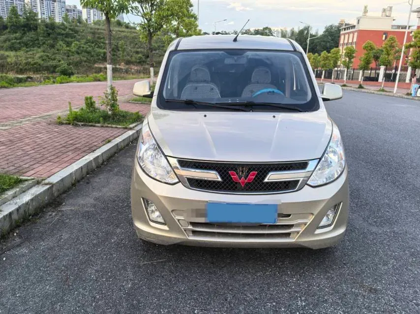 2019 WuLing RongGuang V 1.5L 99HP L4 6MT,autocango,china used car exporter,china ev exporter,chinese used car exporter,chinese used ev exporter