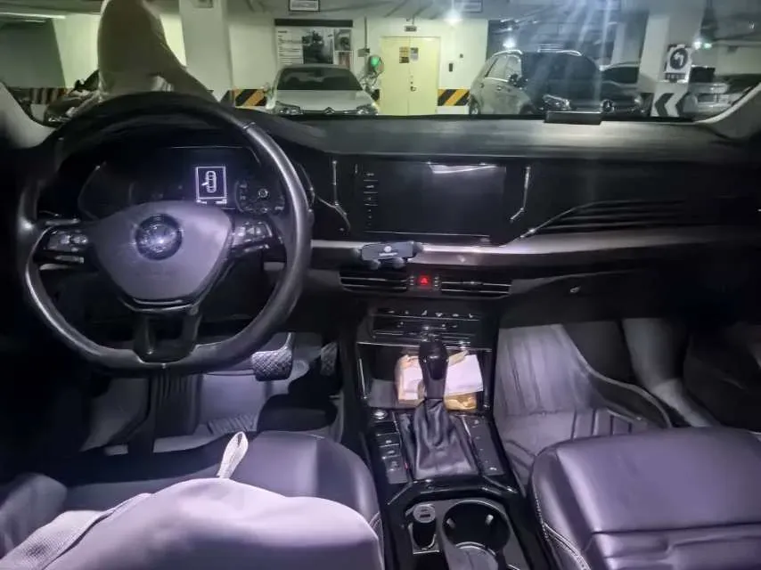 2020 Volkswagen Passat 2.0T 186HP L4 7DCT,autocango,china used car exporter,china ev exporter,chinese used car exporter,chinese used ev exporter