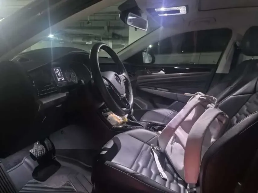 2020 Volkswagen Passat 2.0T 186HP L4 7DCT,autocango,china used car exporter,china ev exporter,chinese used car exporter,chinese used ev exporter