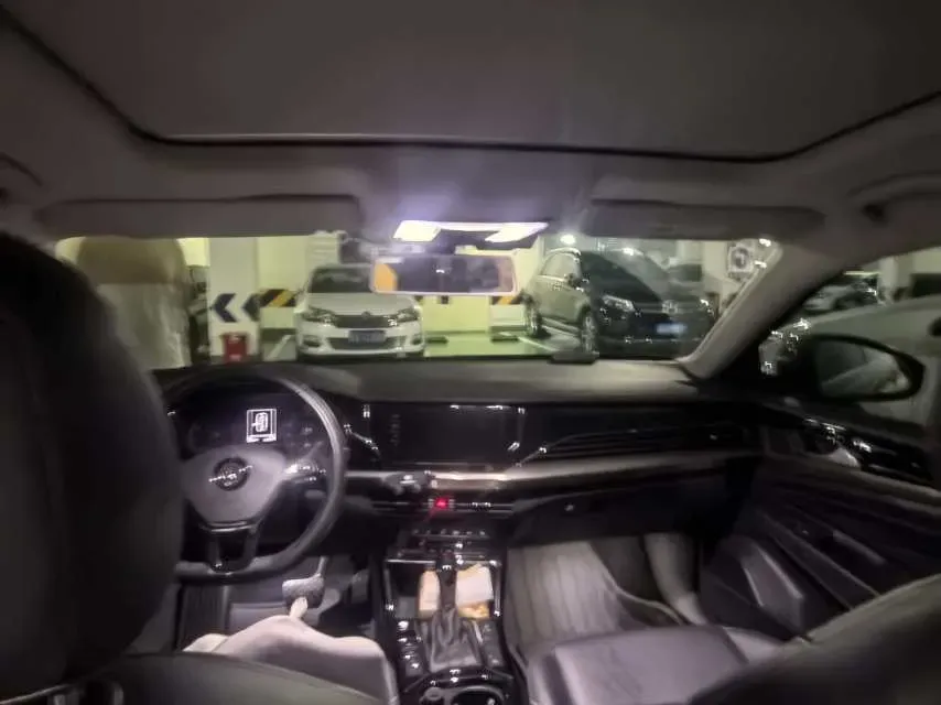 2020 Volkswagen Passat 2.0T 186HP L4 7DCT,autocango,china used car exporter,china ev exporter,chinese used car exporter,chinese used ev exporter
