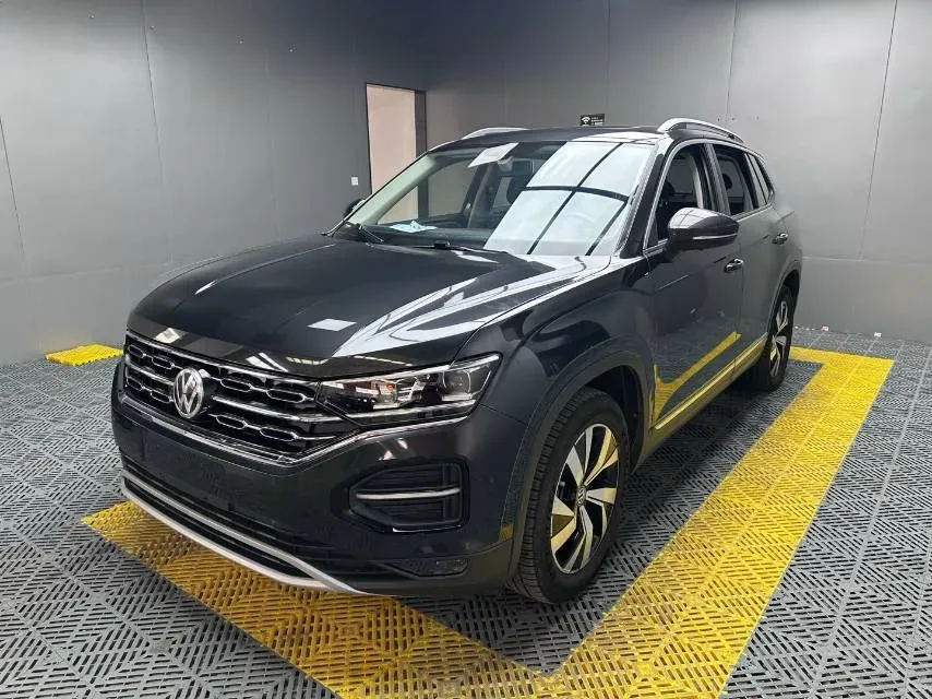 2019 Jeep Cherokee 2.0T 234HP L4 9AT,autocango,china used car exporter,china ev exporter,chinese used car exporter,chinese used ev exporter