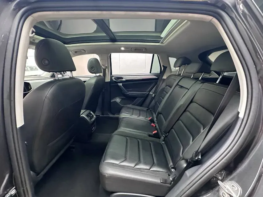 2019 Jeep Cherokee 2.0T 234HP L4 9AT,autocango,china used car exporter,china ev exporter,chinese used car exporter,chinese used ev exporter
