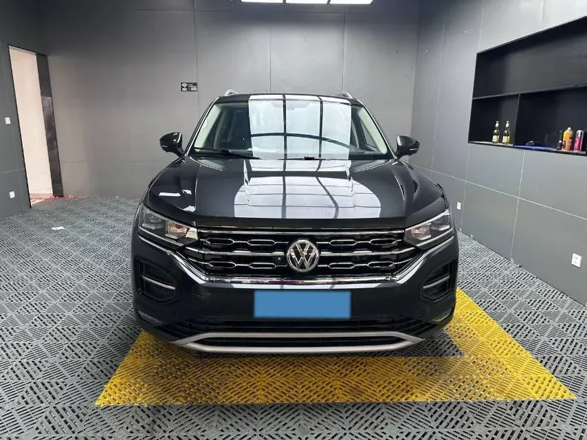 2019 Jeep Cherokee 2.0T 234HP L4 9AT,autocango,china used car exporter,china ev exporter,chinese used car exporter,chinese used ev exporter