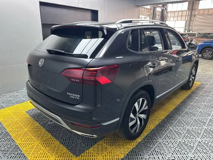 2019 Jeep Cherokee 2.0T 234HP L4 9AT,autocango,china used car exporter,china ev exporter,chinese used car exporter,chinese used ev exporter