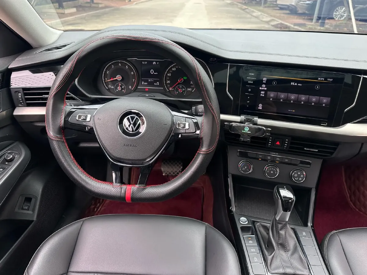 2021 Volkswagen Passat 1.4T 150HP L4 7DCT,autocango,china used car exporter,china ev exporter,chinese used car exporter,chinese used ev exporter