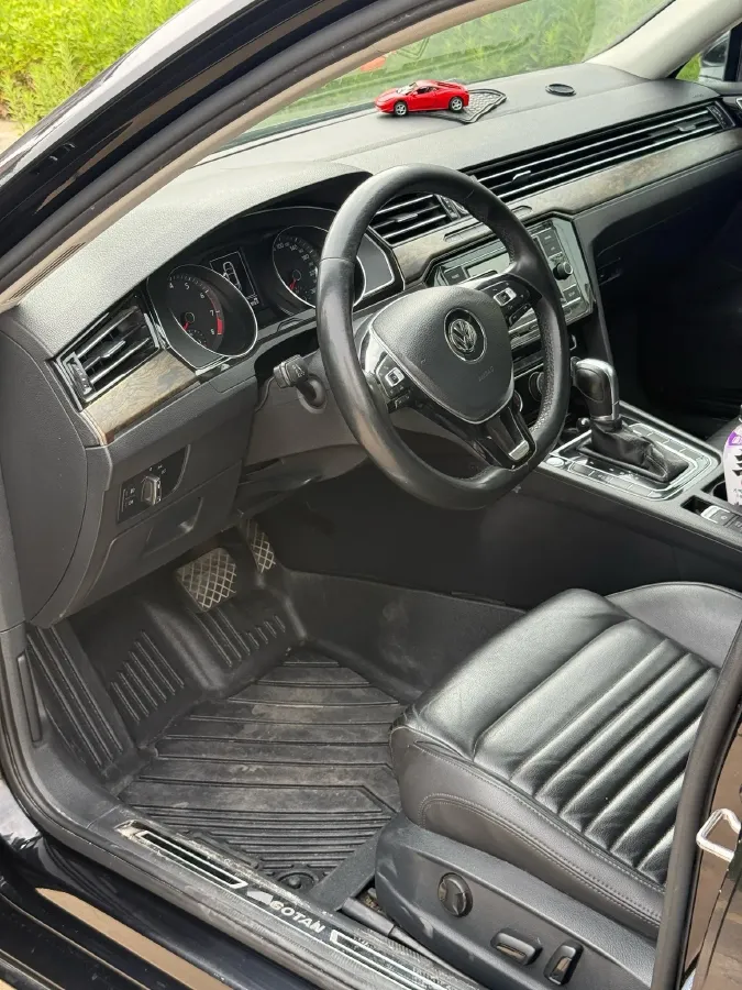 2018 Volkswagen Magotan 1.8T 180HP L4 7DCT,autocango,china used car exporter,china ev exporter,chinese used car exporter,chinese used ev exporter