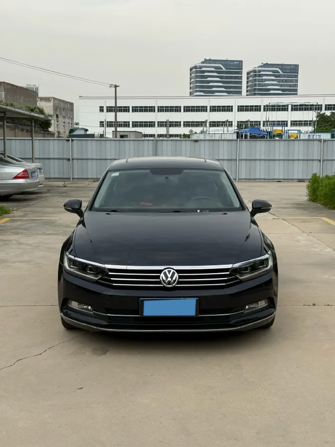 2018 Volkswagen Magotan 1.8T 180HP L4 7DCT,autocango,china used car exporter,china ev exporter,chinese used car exporter,chinese used ev exporter