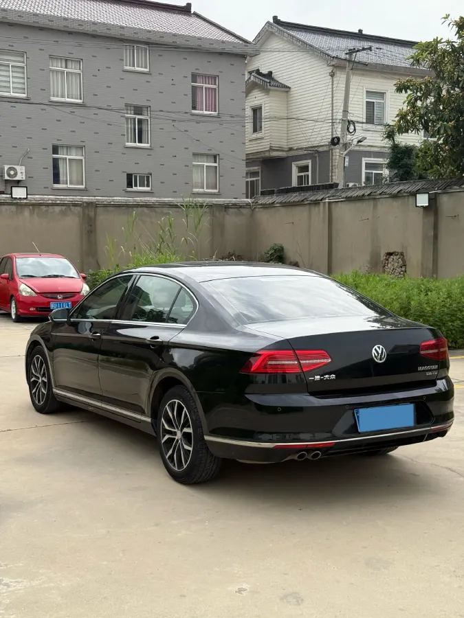 2018 Volkswagen Magotan 1.8T 180HP L4 7DCT,autocango,china used car exporter,china ev exporter,chinese used car exporter,chinese used ev exporter