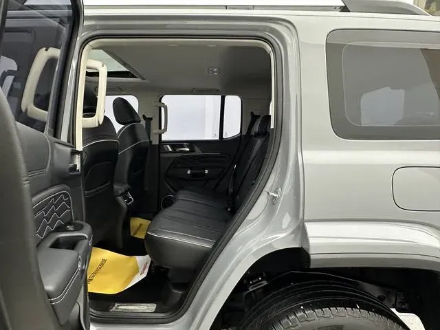 2023 Tank 300 2.0T 227HP L4 8AT,autocango,china used car exporter,china ev exporter,chinese used car exporter,chinese used ev exporter