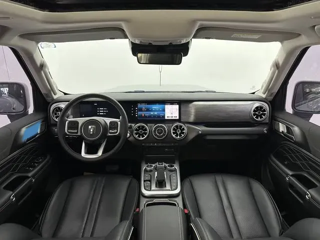 2023 Tank 300 2.0T 227HP L4 8AT,autocango,china used car exporter,china ev exporter,chinese used car exporter,chinese used ev exporter