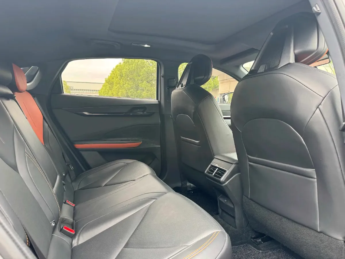 2023 ChangAn UNI-V iDD 1.5T 170HP L4 6TCT PHEV 18.4KWH,autocango,china used car exporter,china ev exporter,chinese used car exporter,chinese used ev exporter