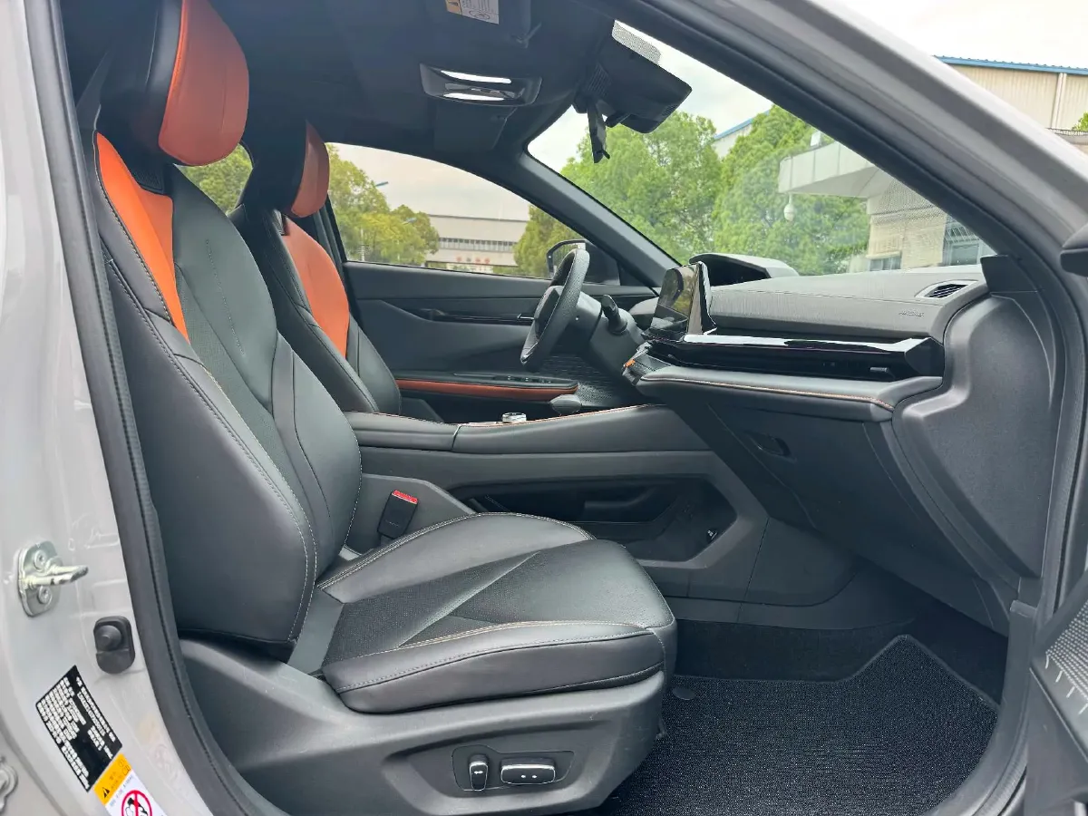 2023 ChangAn UNI-V iDD 1.5T 170HP L4 6TCT PHEV 18.4KWH,autocango,china used car exporter,china ev exporter,chinese used car exporter,chinese used ev exporter
