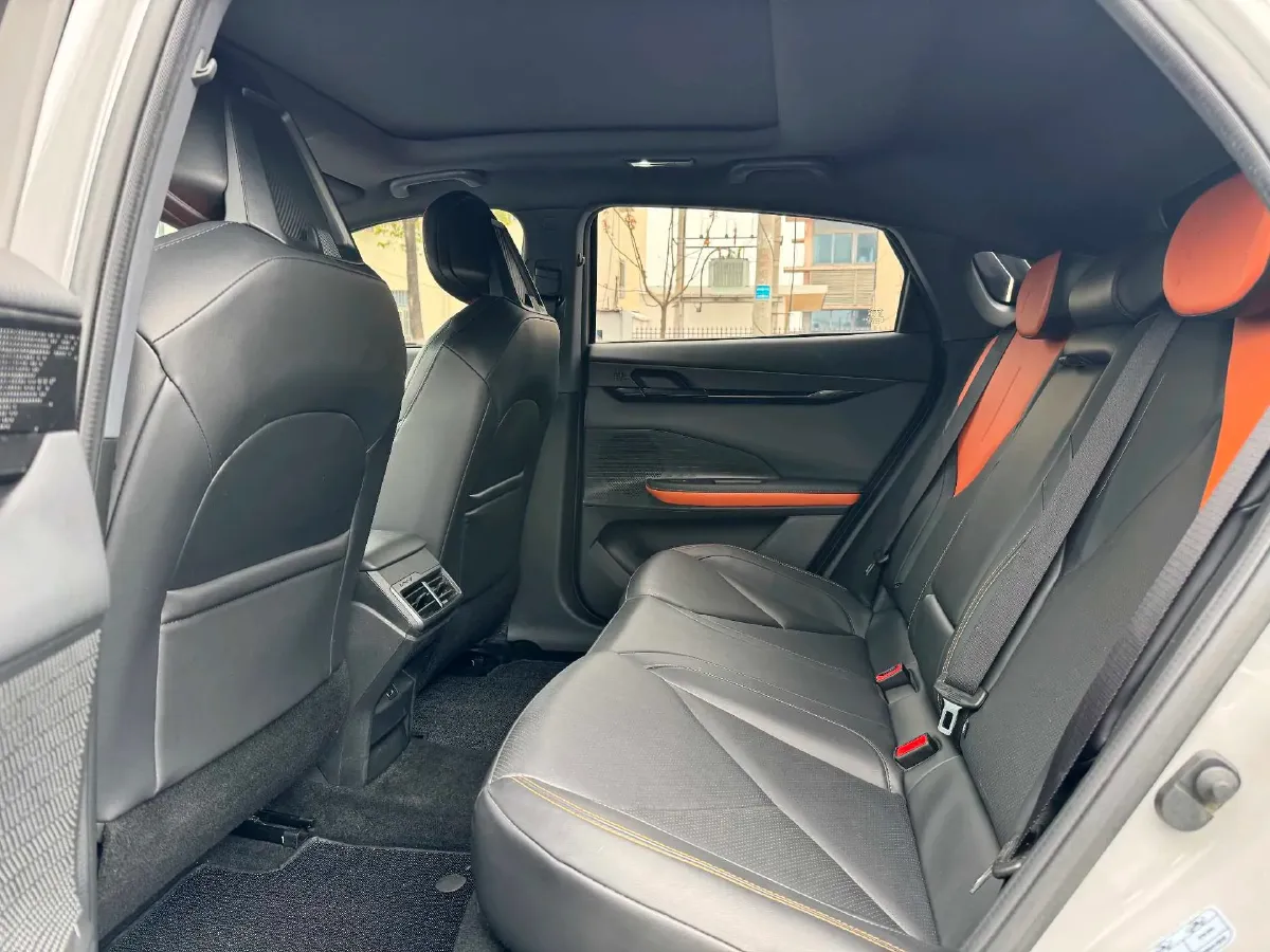 2023 ChangAn UNI-V iDD 1.5T 170HP L4 6TCT PHEV 18.4KWH,autocango,china used car exporter,china ev exporter,chinese used car exporter,chinese used ev exporter