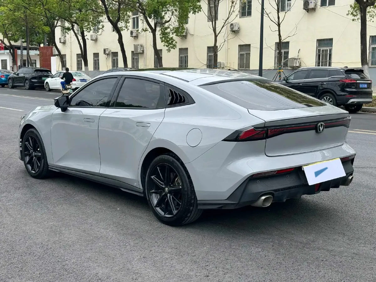 2023 ChangAn UNI-V iDD 1.5T 170HP L4 6TCT PHEV 18.4KWH,autocango,china used car exporter,china ev exporter,chinese used car exporter,chinese used ev exporter