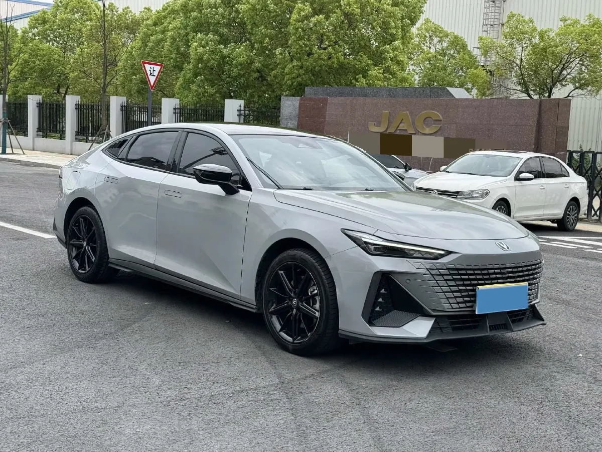2023 ChangAn UNI-V iDD 1.5T 170HP L4 6TCT PHEV 18.4KWH,autocango,china used car exporter,china ev exporter,chinese used car exporter,chinese used ev exporter