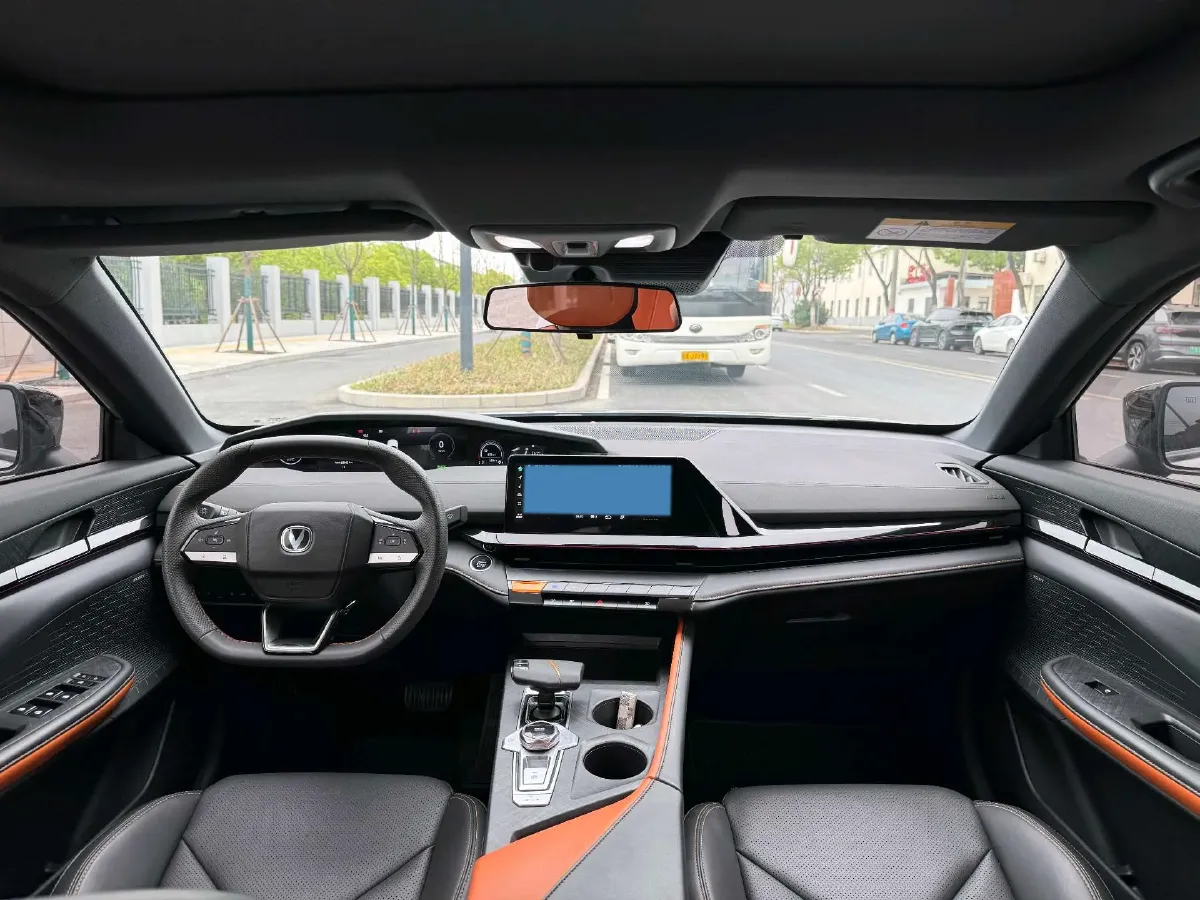 2023 ChangAn UNI-V iDD 1.5T 170HP L4 6TCT PHEV 18.4KWH,autocango,china used car exporter,china ev exporter,chinese used car exporter,chinese used ev exporter