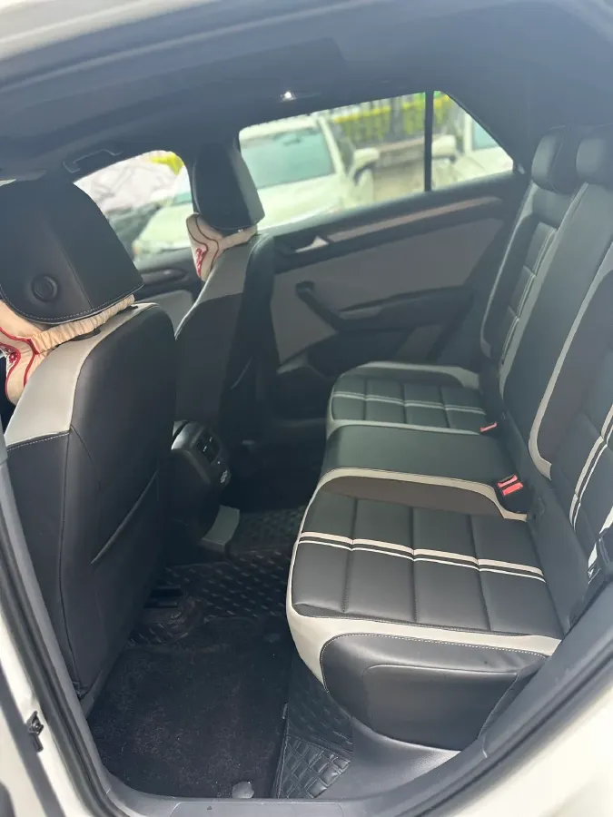 2024 Volkswagen T-Roc 1.5T 160HP L4 7DCT,autocango,china used car exporter,china ev exporter,chinese used car exporter,chinese used ev exporter