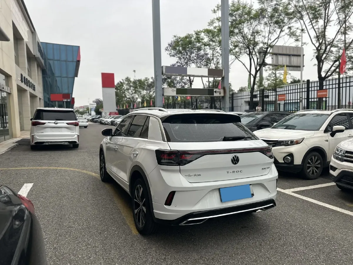 2024 Volkswagen T-Roc 1.5T 160HP L4 7DCT,autocango,china used car exporter,china ev exporter,chinese used car exporter,chinese used ev exporter