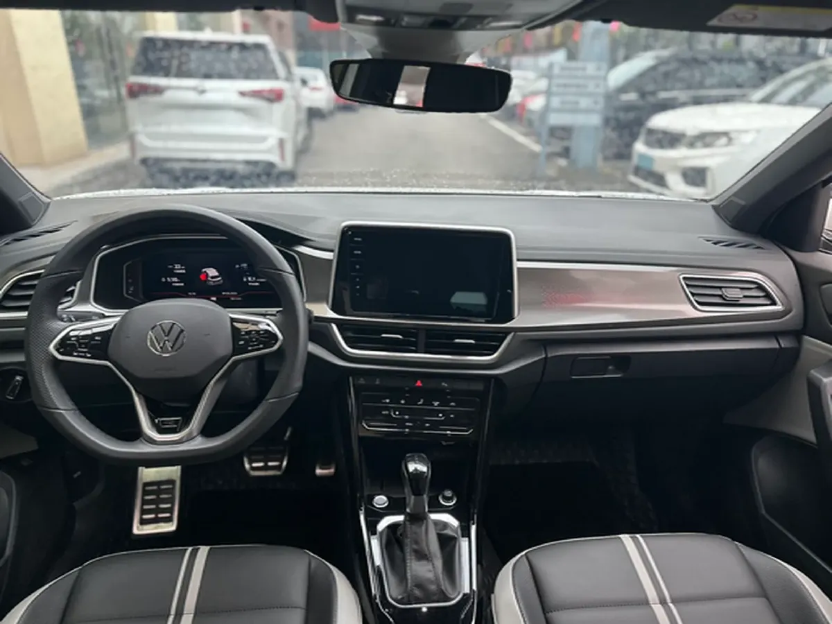 2024 Volkswagen T-Roc 1.5T 160HP L4 7DCT,autocango,china used car exporter,china ev exporter,chinese used car exporter,chinese used ev exporter