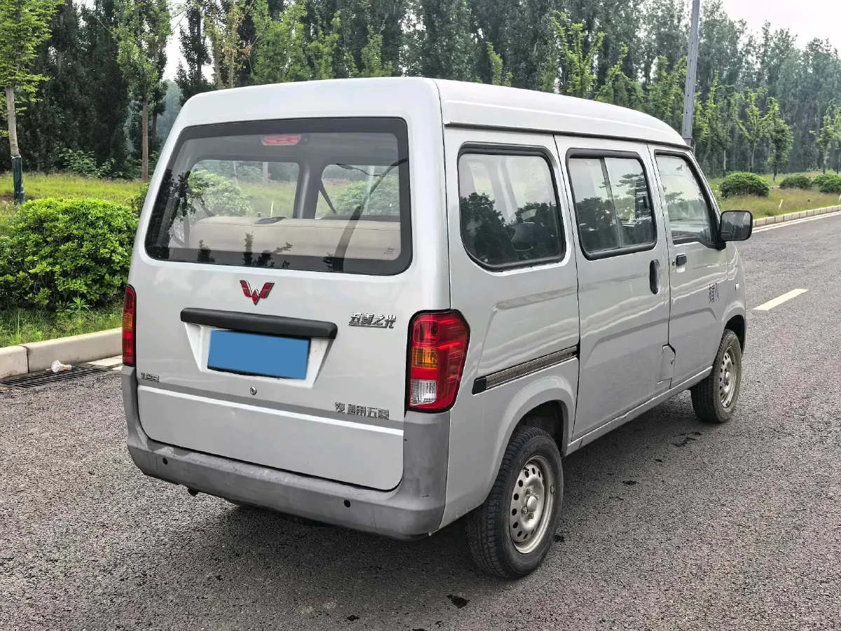 2015 WuLing ZhiGuang 1.2L 82HP L4 5MT,autocango,china used car exporter,china ev exporter,chinese used car exporter,chinese used ev exporter