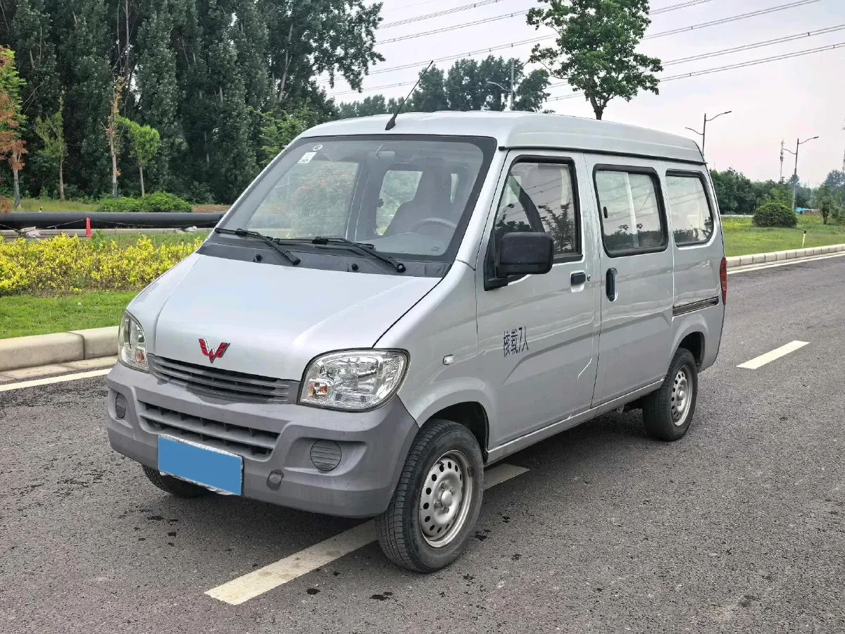 2015 WuLing ZhiGuang 1.2L 82HP L4 5MT,autocango,china used car exporter,china ev exporter,chinese used car exporter,chinese used ev exporter