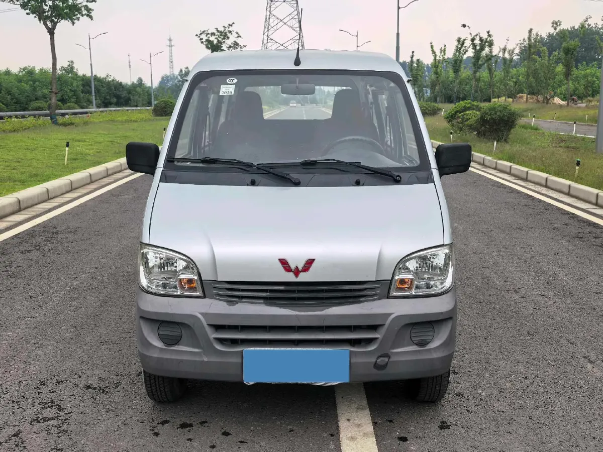 2015 WuLing ZhiGuang 1.2L 82HP L4 5MT,autocango,china used car exporter,china ev exporter,chinese used car exporter,chinese used ev exporter
