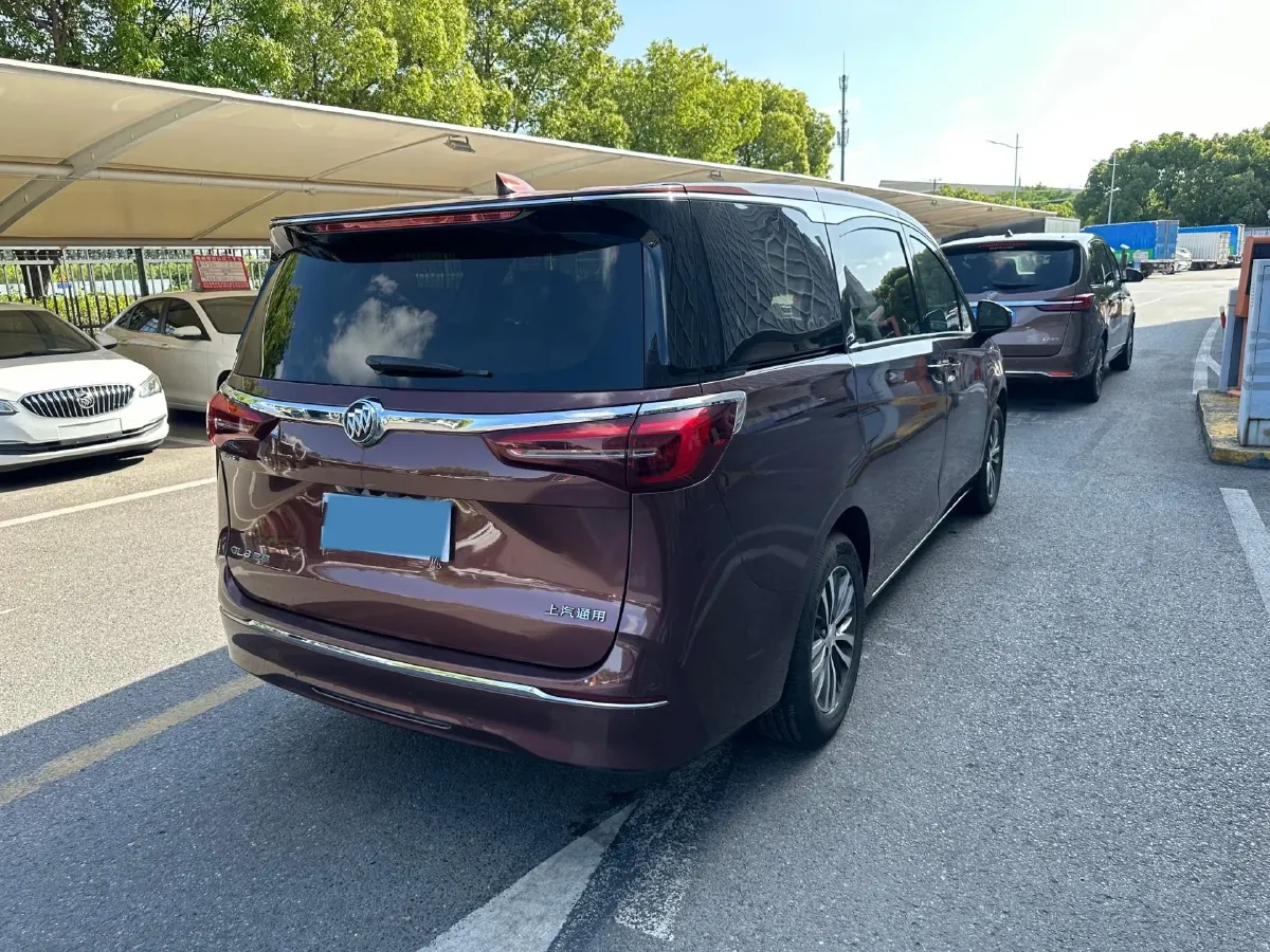 2022 Buick GL8 2.0T 237HP L4 9AT,autocango,china used car exporter,china ev exporter,chinese used car exporter,chinese used ev exporter