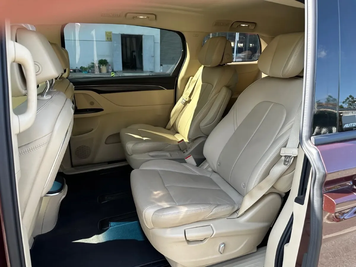 2022 Buick GL8 2.0T 237HP L4 9AT,autocango,china used car exporter,china ev exporter,chinese used car exporter,chinese used ev exporter