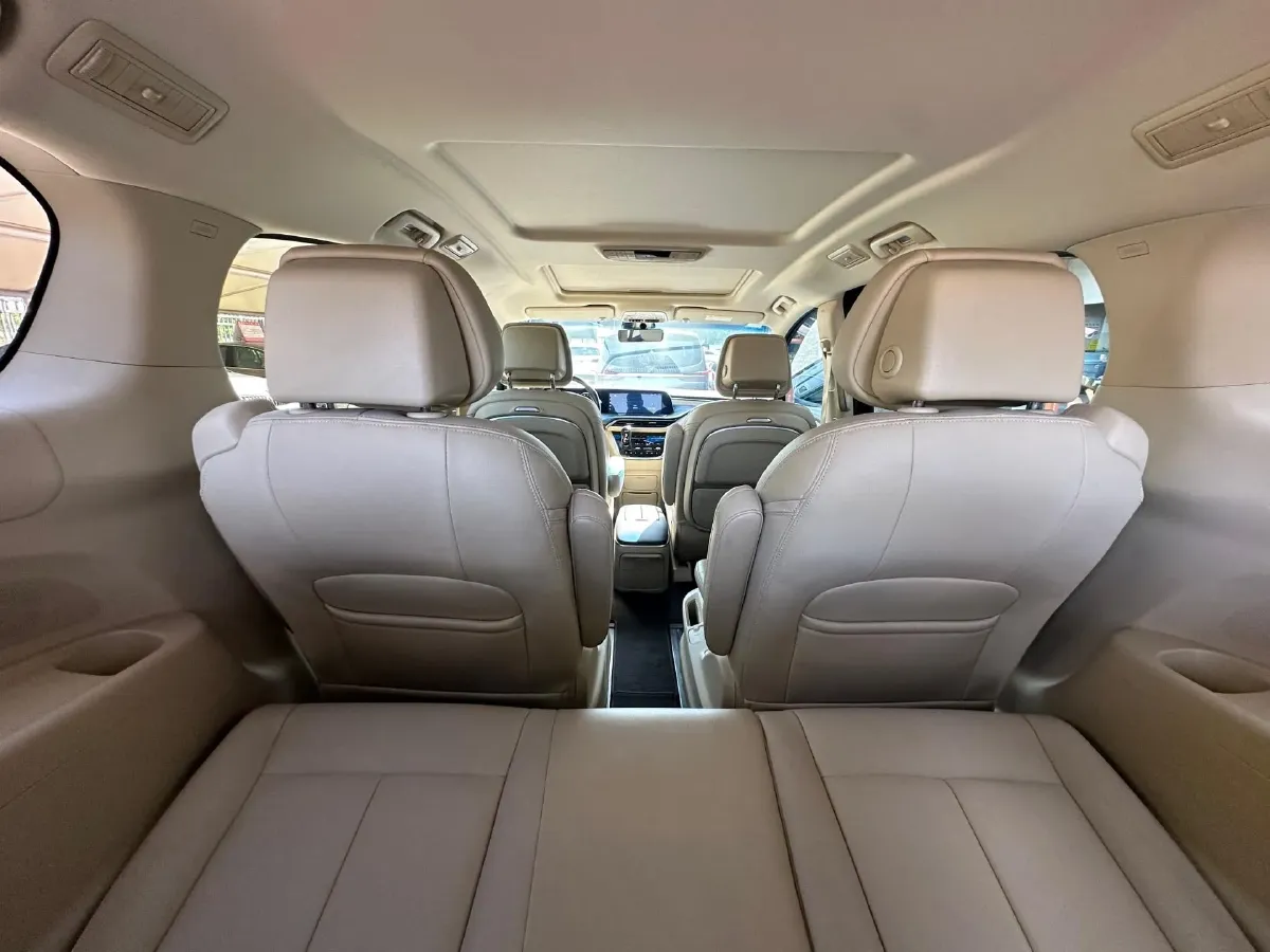2022 Buick GL8 2.0T 237HP L4 9AT,autocango,china used car exporter,china ev exporter,chinese used car exporter,chinese used ev exporter