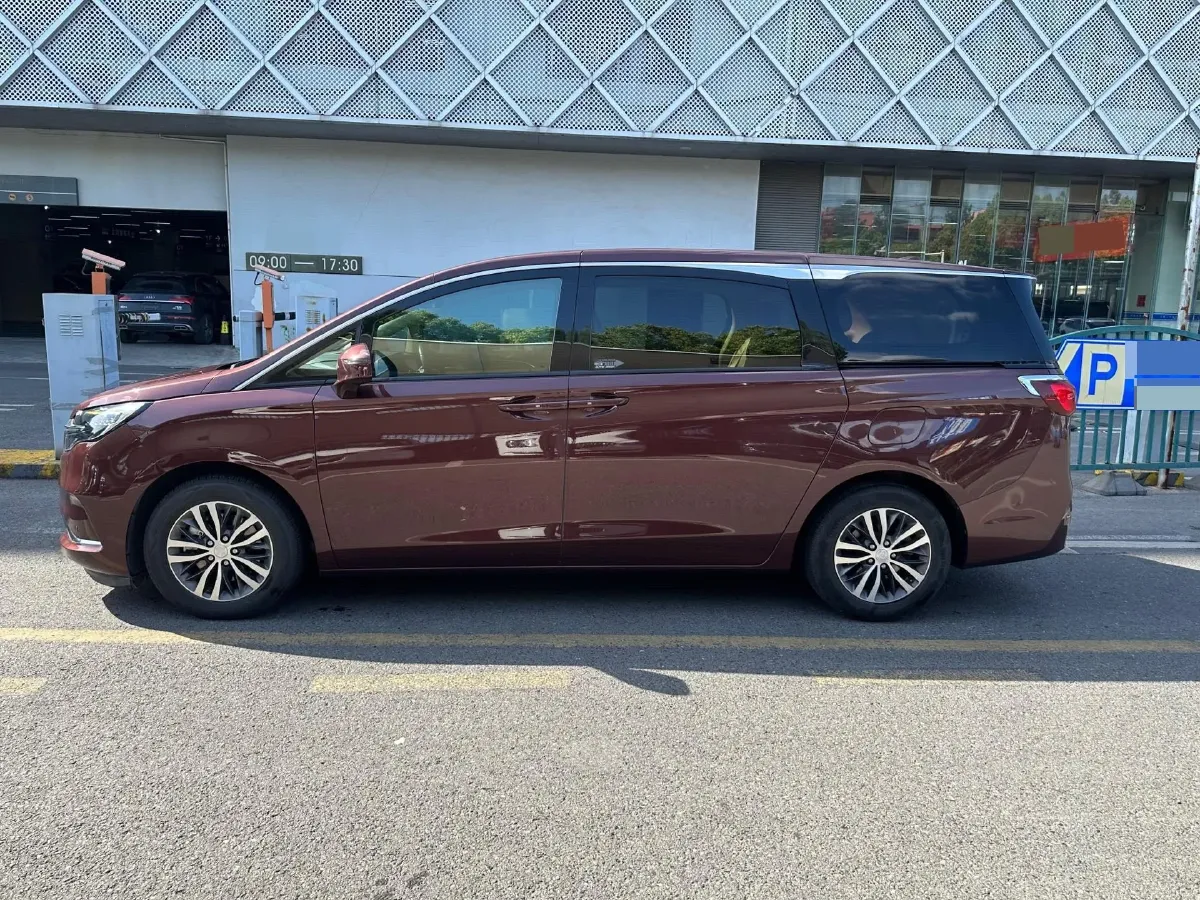 2022 Buick GL8 2.0T 237HP L4 9AT,autocango,china used car exporter,china ev exporter,chinese used car exporter,chinese used ev exporter