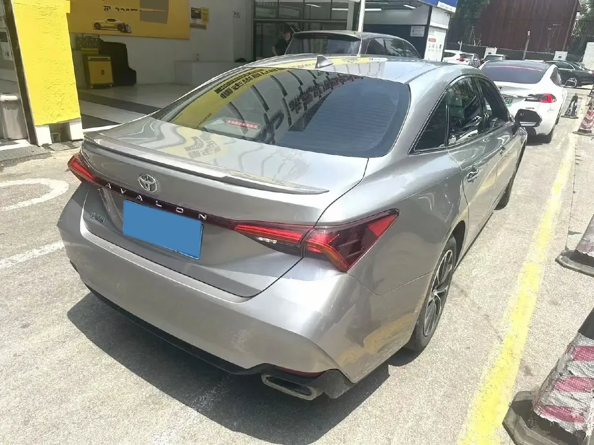 2022 Toyota Avalon 2.5L 209HP L4 8AT,autocango,china used car exporter,china ev exporter,chinese used car exporter,chinese used ev exporter