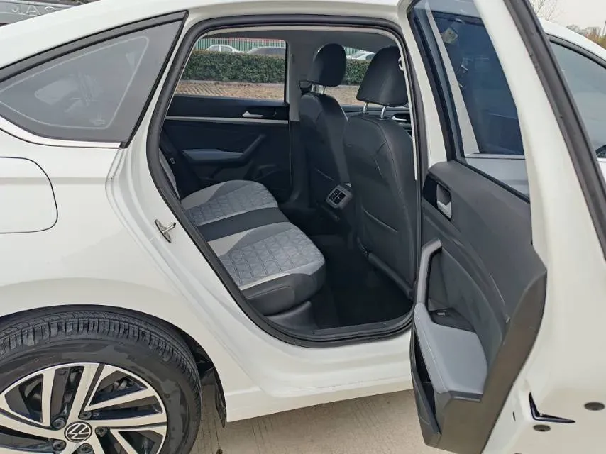 2023 Volkswagen Lavida 1.5L 110HP L4 6AT,autocango,china used car exporter,china ev exporter,chinese used car exporter,chinese used ev exporter