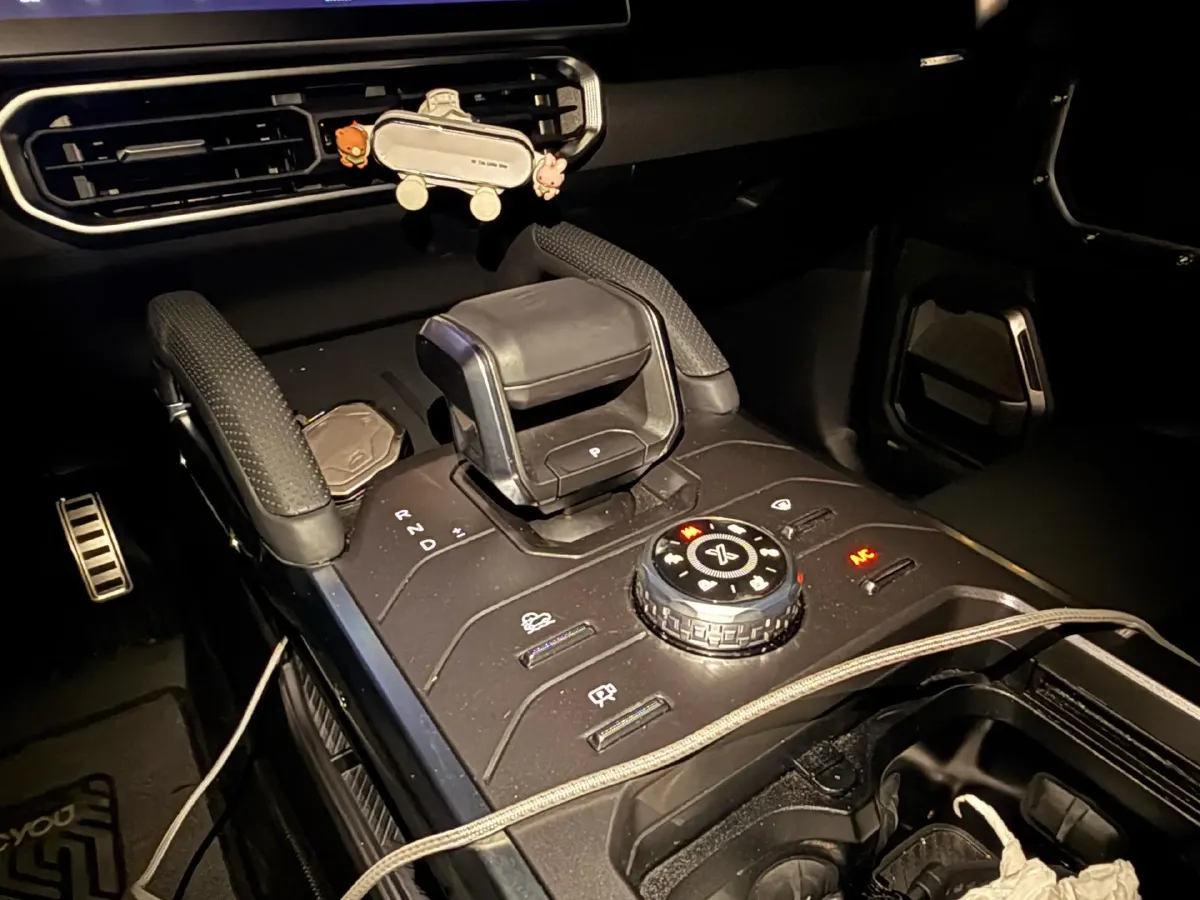 2024 Jetour Traveller 2.0T 254HP L4 7DCT,autocango,china used car exporter,china ev exporter,chinese used car exporter,chinese used ev exporter