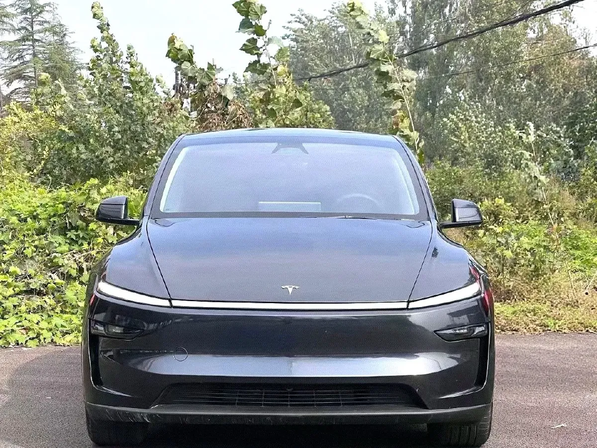 2025 Tesla Model Y BEV 78.4KWH,autocango,china used car exporter,china ev exporter,chinese used car exporter,chinese used ev exporter